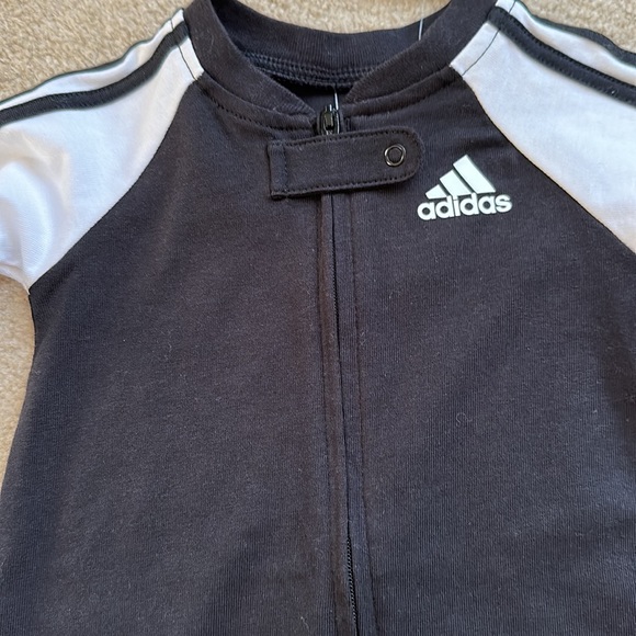 Adidas baby boy footie bodysuit - Picture 5 of 11